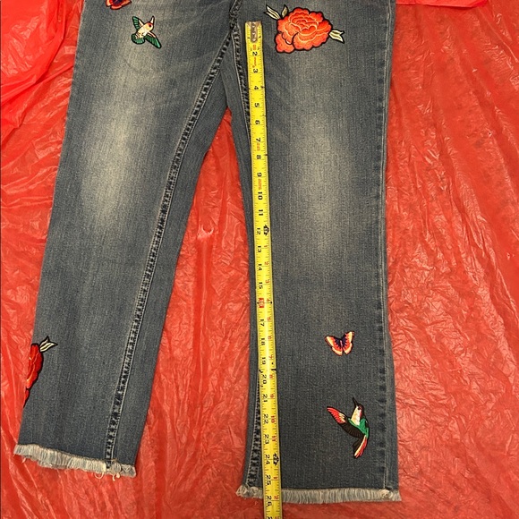 Embroidered jeans - Picture 10 of 11